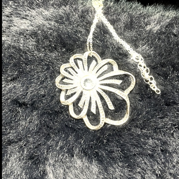 Vintage Large silver rhinestone open flower pendant necklace 22” - Picture 3 of 10
